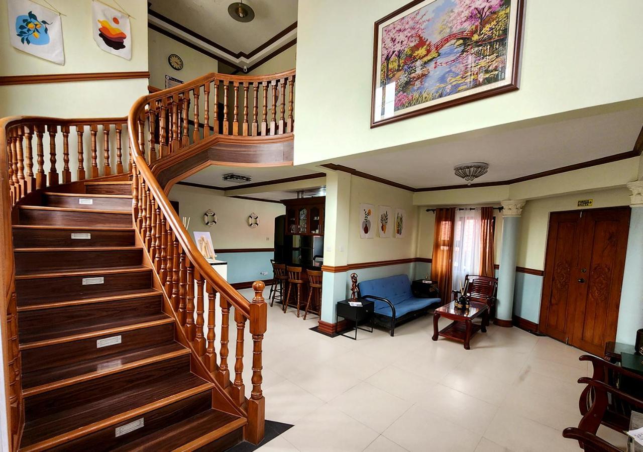 Leynes Taal Lake Resort And Hostel タナウアン エクステリア 写真